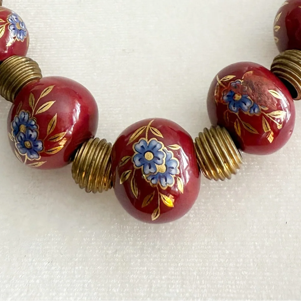 Vintage Oxblood Ceramic Bead Necklace Hand Painted Floral Chinoiserie Gilt MCM - Picture 8 of 9